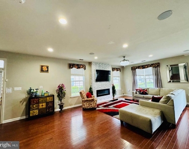 11 Morris Lane - Photo Thumbnail 8