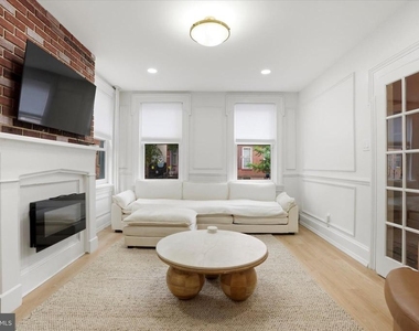 132 Jackson Street - Photo Thumbnail 2