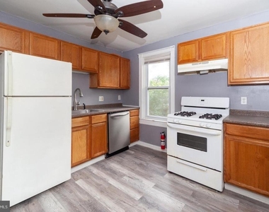 313 S Fairview Street - Photo Thumbnail 5