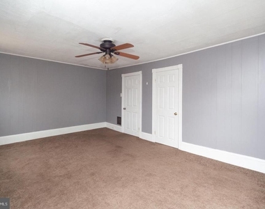313 S Fairview Street - Photo Thumbnail 11