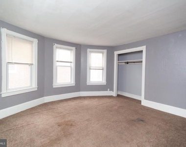 313 S Fairview Street - Photo Thumbnail 7
