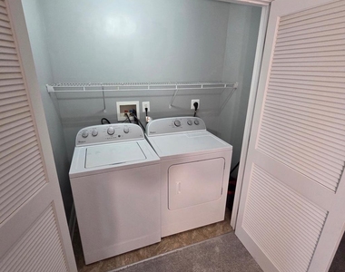 4121 Chariot Way - Photo Thumbnail 18