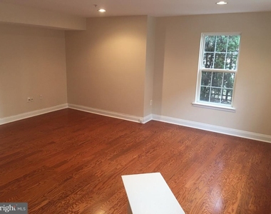 2122 Darcy Green Place - Photo Thumbnail 2