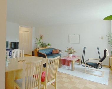 10201 Grosvenor Place - Photo Thumbnail 3