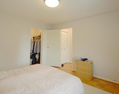 10201 Grosvenor Place - Photo Thumbnail 6