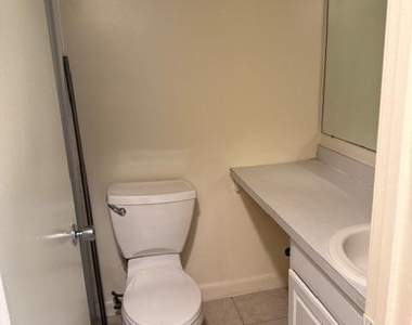 5860 Thunder Hill Road - Photo Thumbnail 15