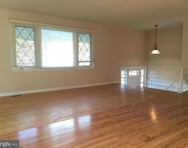 9221 W Stayman Drive W - Photo Thumbnail 2