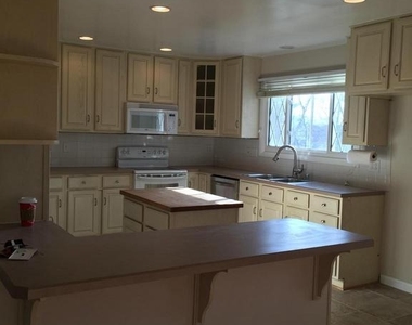 9221 W Stayman Drive W - Photo Thumbnail 7