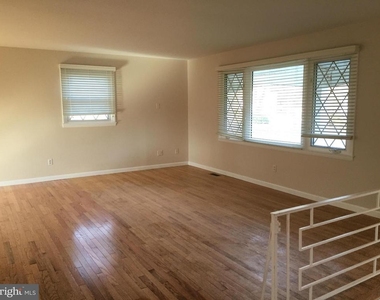 9221 W Stayman Drive W - Photo Thumbnail 3
