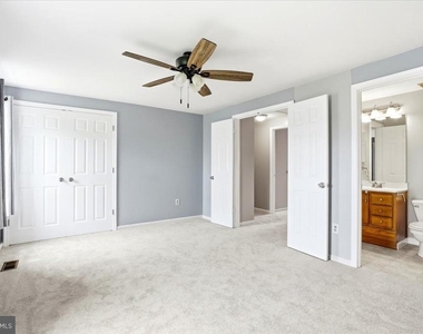 5735 Sunset View Lane - Photo Thumbnail 17