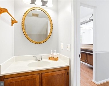 5735 Sunset View Lane - Photo Thumbnail 14