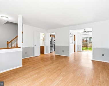 5735 Sunset View Lane - Photo Thumbnail 3