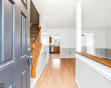 5735 Sunset View Lane - Photo Thumbnail 2