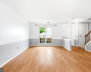 5735 Sunset View Lane - Photo Thumbnail 6