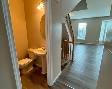 2424 Wynfield Court - Photo Thumbnail 8