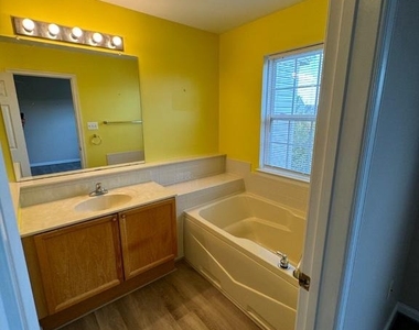 2424 Wynfield Court - Photo Thumbnail 10
