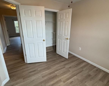 2424 Wynfield Court - Photo Thumbnail 17