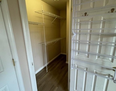 2424 Wynfield Court - Photo Thumbnail 14