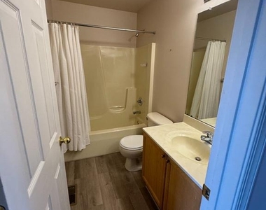 2424 Wynfield Court - Photo Thumbnail 18