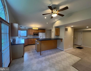 5 Madison Mills Court - Photo Thumbnail 5