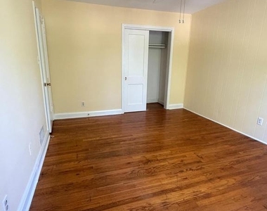 831 Bosley Avenue - Photo Thumbnail 7