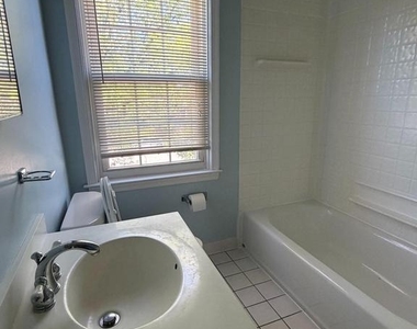 831 Bosley Avenue - Photo Thumbnail 9