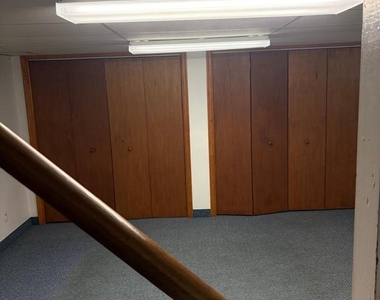 831 Bosley Avenue - Photo Thumbnail 12