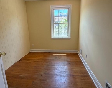 831 Bosley Avenue - Photo Thumbnail 6