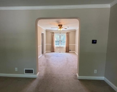 831 Bosley Avenue - Photo Thumbnail 17