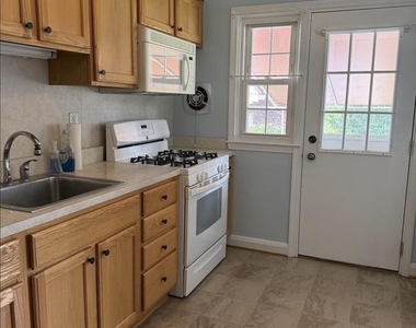 831 Bosley Avenue - Photo Thumbnail 22