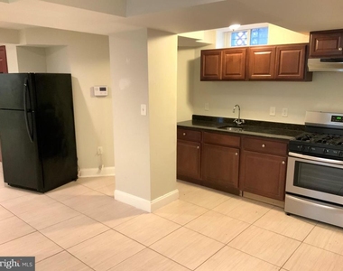 804 Hollins Street - Photo Thumbnail 5