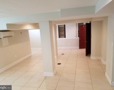 804 Hollins Street - Photo Thumbnail 6