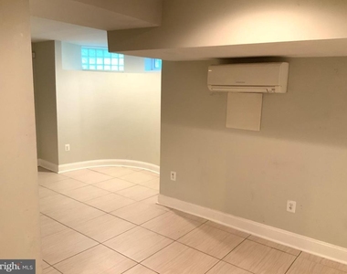 804 Hollins Street - Photo Thumbnail 13