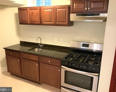 804 Hollins Street - Photo Thumbnail 2