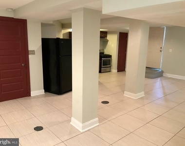 804 Hollins Street - Photo Thumbnail 7