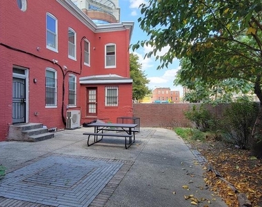 804 Hollins Street - Photo Thumbnail 18