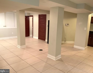 804 Hollins Street - Photo Thumbnail 11