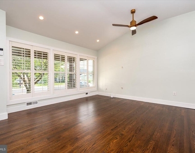 102 Sycamore Road - Photo Thumbnail 6
