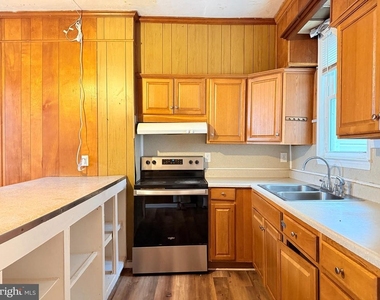 200 Se Se 2nd Street - Photo Thumbnail 3