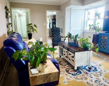 912 Barnaby Street Se - Photo Thumbnail 4
