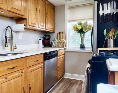 912 Barnaby Street Se - Photo Thumbnail 12