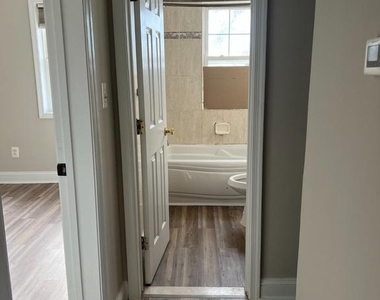 912 Barnaby Street Se - Photo Thumbnail 26