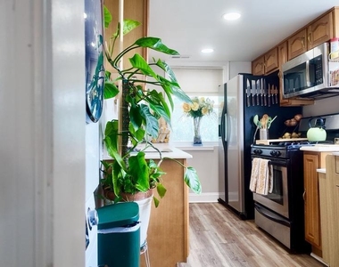 912 Barnaby Street Se - Photo Thumbnail 9
