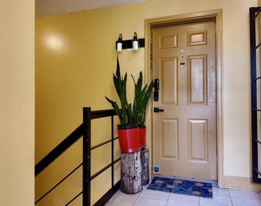 912 Barnaby Street Se - Photo Thumbnail 3
