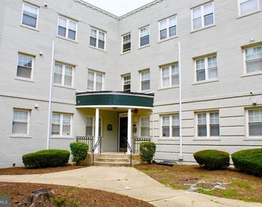 912 Barnaby Street Se - Photo Thumbnail 1
