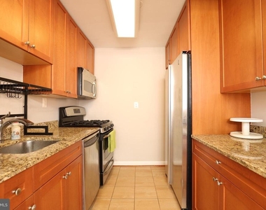2725 39th Street Nw - Photo Thumbnail 5