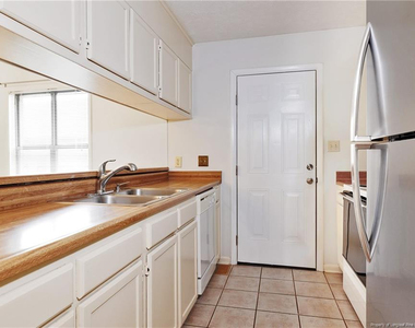 4607 Hoe Court - Photo Thumbnail 9
