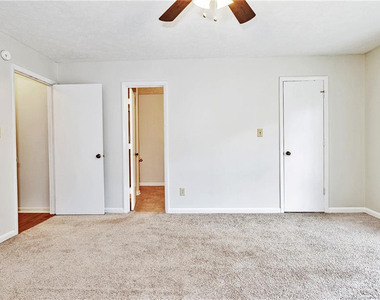 4607 Hoe Court - Photo Thumbnail 23