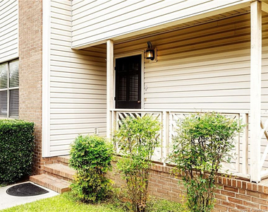 4607 Hoe Court - Photo Thumbnail 2