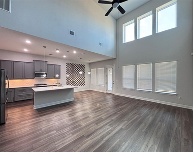 713 Coppell Ct - Photo Thumbnail 4